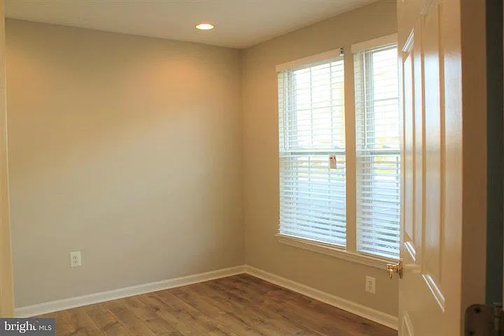 4 bed, 3.5 bath, 2640 sqft, $2,650 — Photo 3