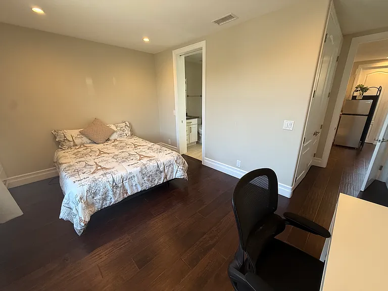 6 Willowbrook — Photo 8