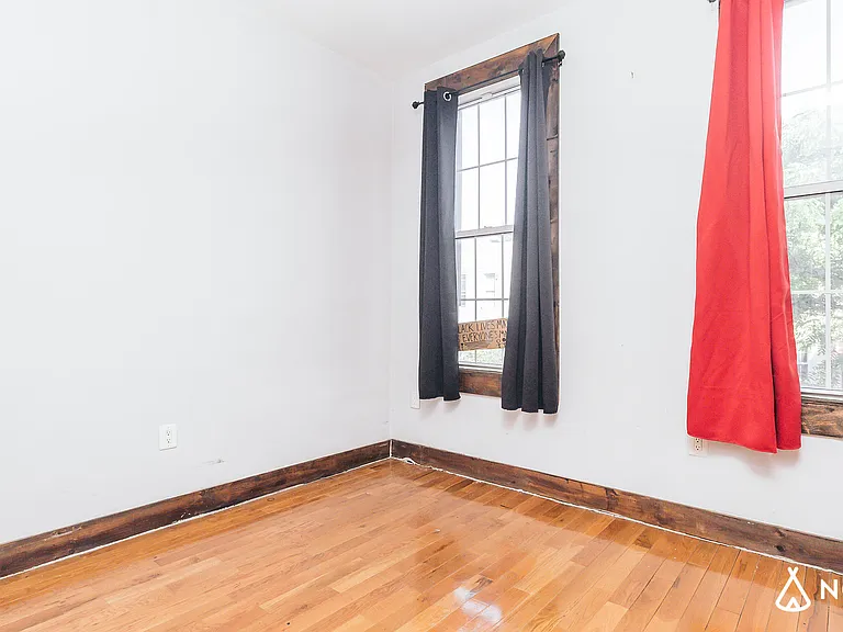 179 Stanhope St #2L — Photo 9
