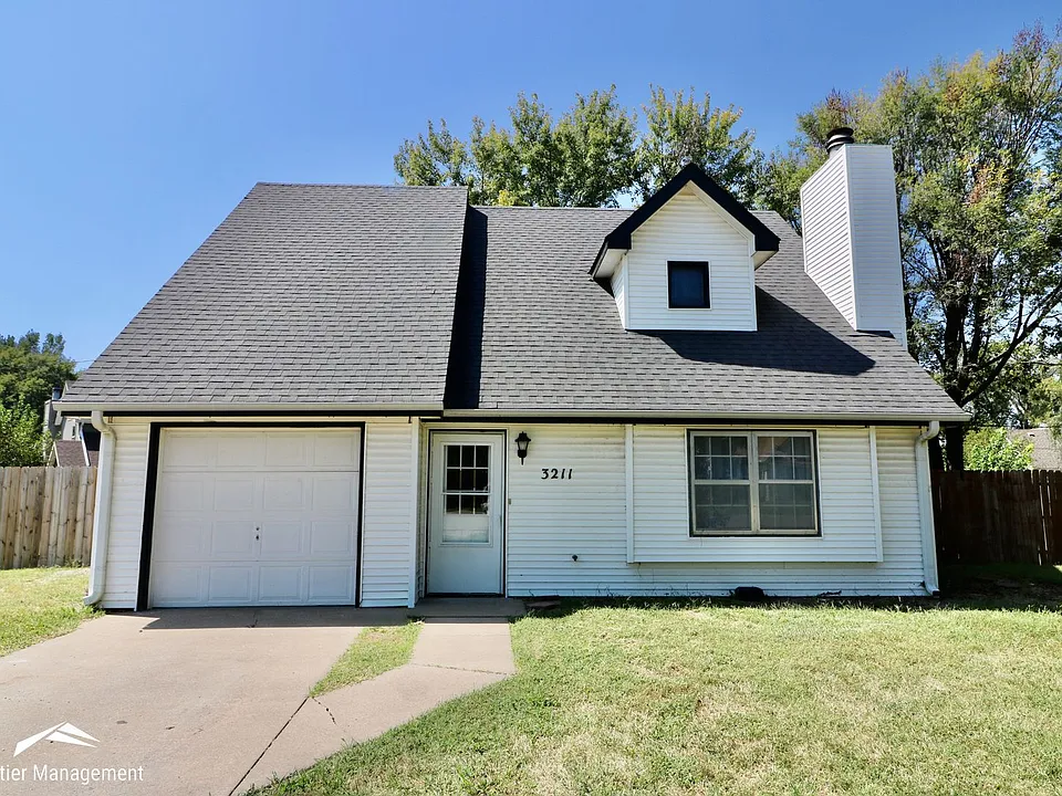 3211 Valleywood Dr