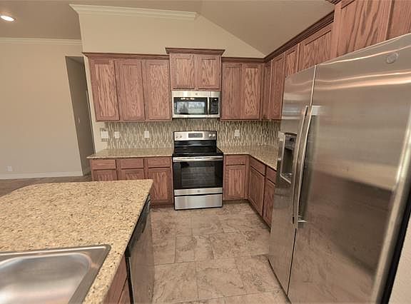 5th image of 313 Woods Dr