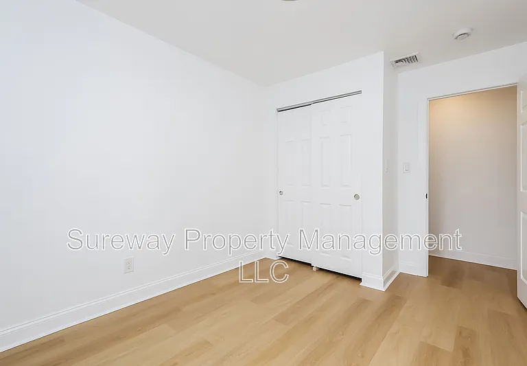 300 Monroe Ave #B — Photo 14
