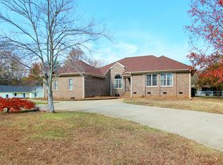 302 Sloping Meadow Dr, Inman, SC 29349