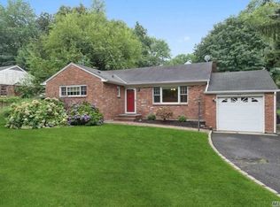 709 Park Ave, Huntington, NY 11743