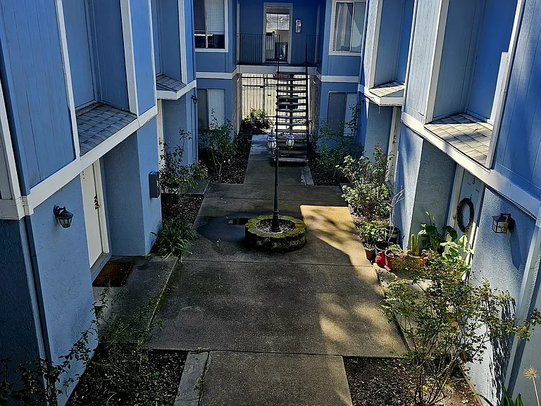 1814 V St #2 — Photo 5