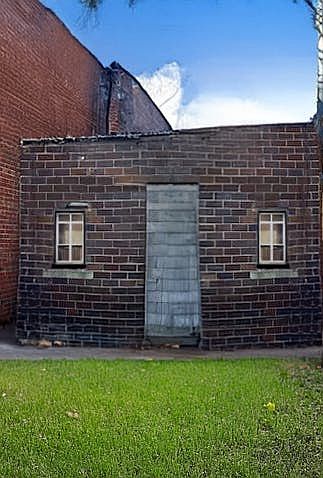 2nd image of 105 W Olive St