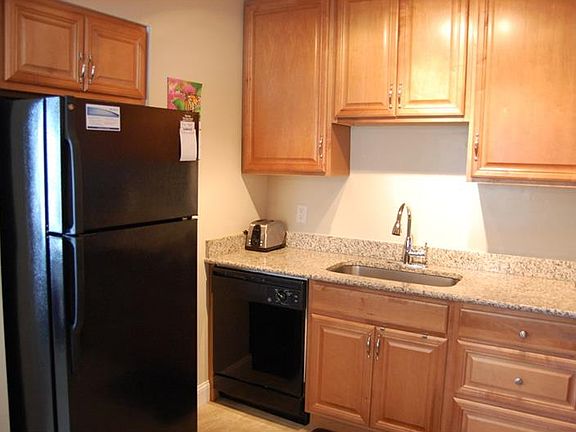 3rd image of 204 Pompano Dr SE APT C