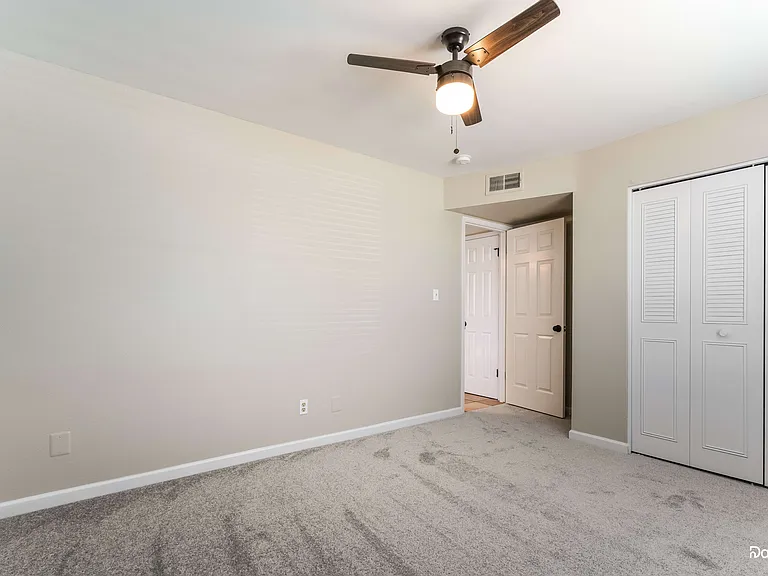 9641 N 41st Dr — Photo 10