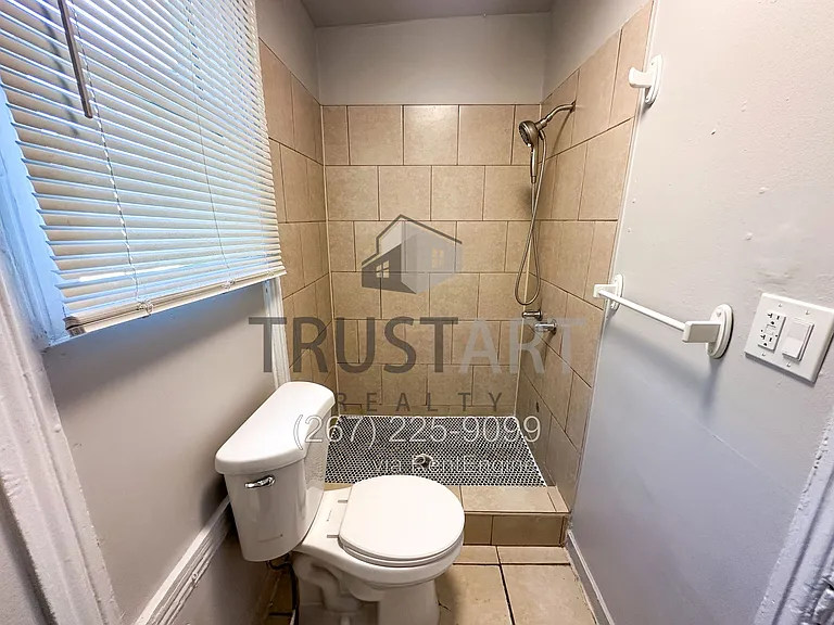 1867 E Wensley St — Photo 11