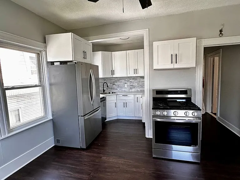 25 Brighton St #3 — Photo 4