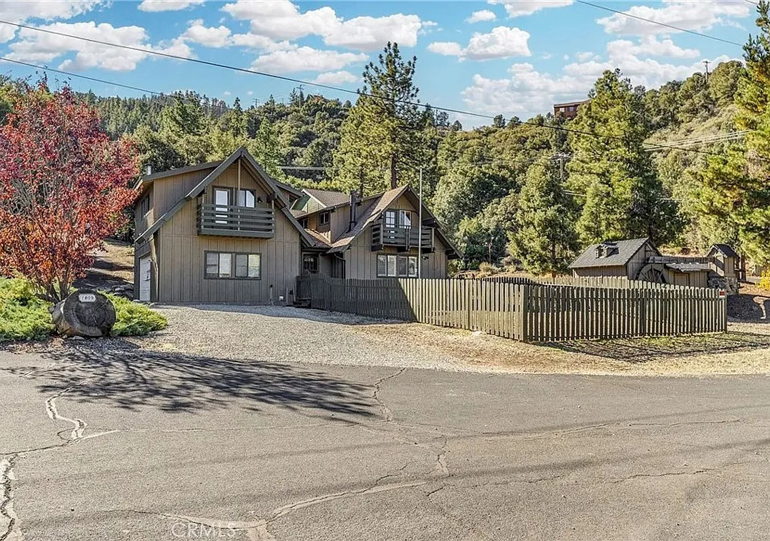 Charming 4BR Home with Mountain Views — Photo 1