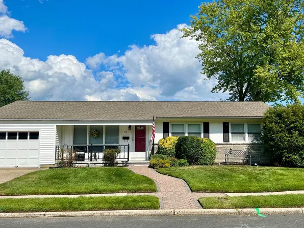 19 S Laurel Dr, Somers Point, NJ 08244