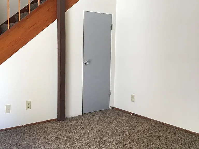 840 SW Grove St — Photo 9