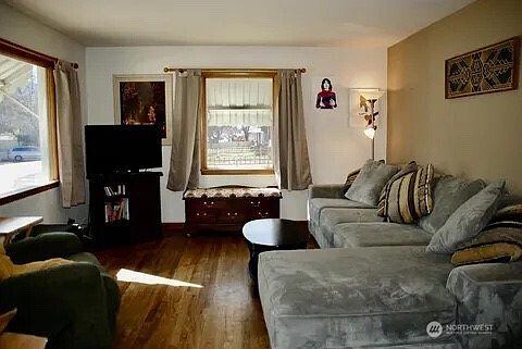 5th image of 505 E Astor Avenue