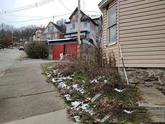 4th image of 608 George St