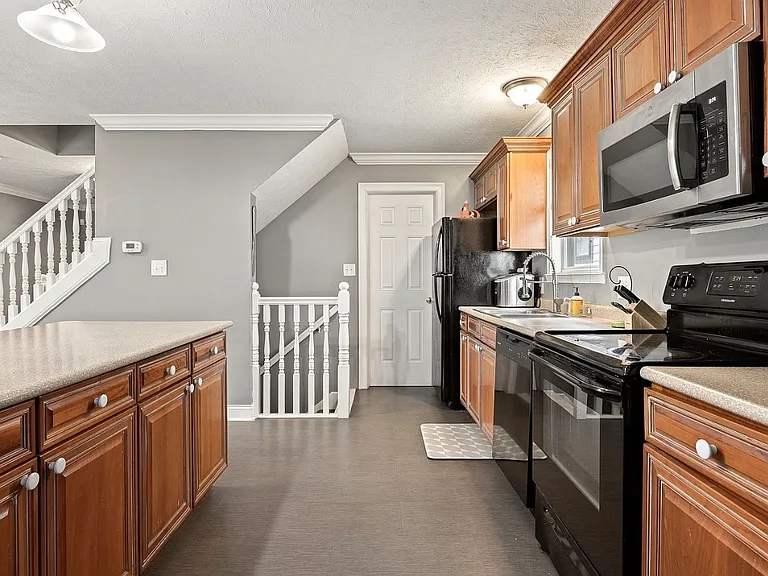 2020.5 Ruckle St — Photo 7