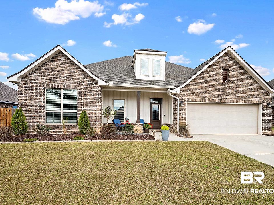 1st image of 979 Dalton Cir