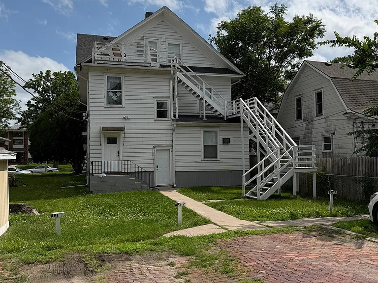 1410 B St #2 — Photo 3