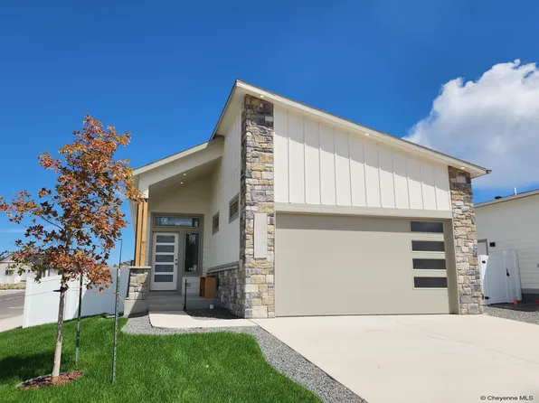 3949 Saddleback Ln, Cheyenne, WY 82001