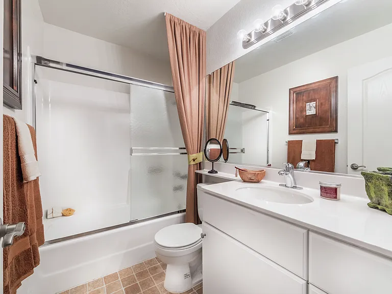 San Leon Villa Apartment Homes — Photo 6