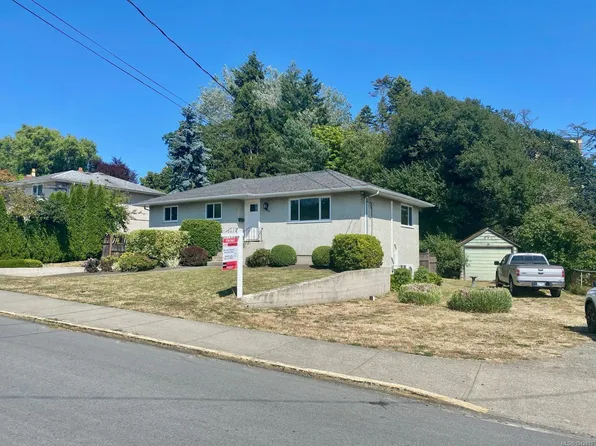 883 Lampson St, Esquimalt, BC V9A 6B6