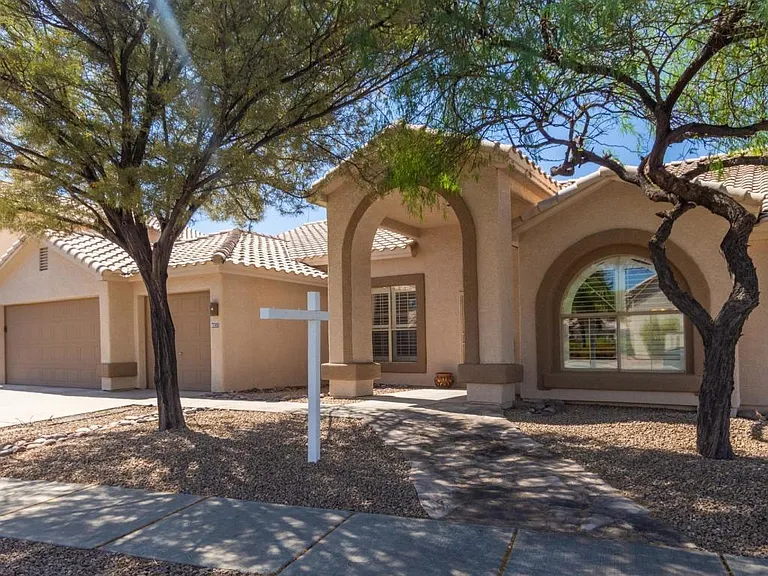 6831 W Rifle Way — Photo 1