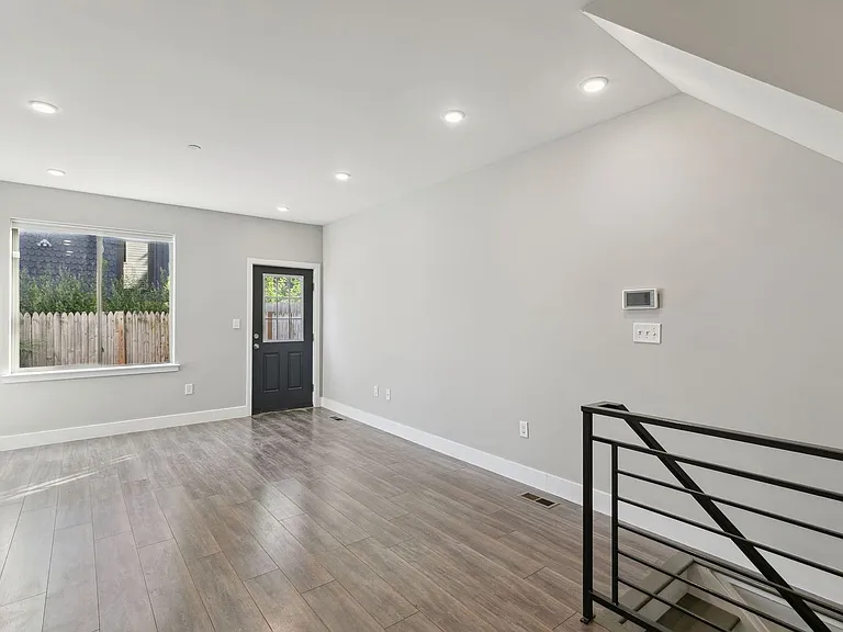 1845 E Huntingdon St — Photo 105