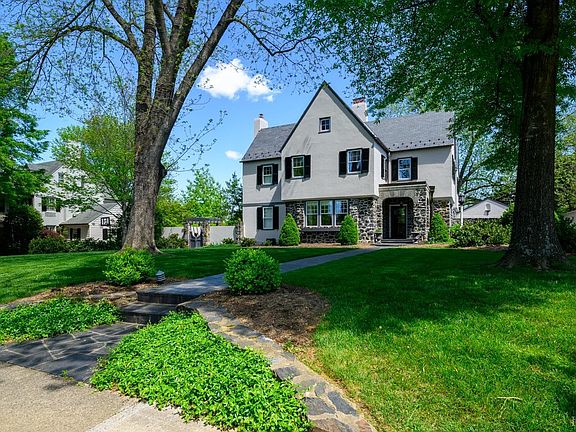 3rd image of 108 Oakwood Pl