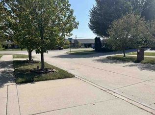 18681 Turnberry Dr, Macomb, MI 48044