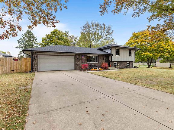 2nd image of 10743 China Berry Ln