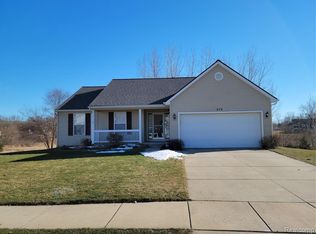 575 Hewitt St, Howell, MI 48843