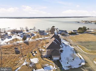 40 Branson Cove Rd, Hague, VA 22469