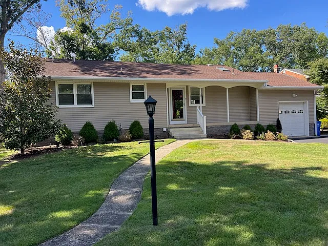 3 bed, 1155 sqft, $3,900 — Photo 2