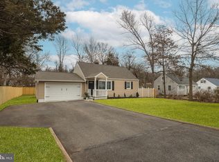 6684 Barrett Rd, Falls Church, VA 22042