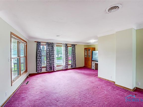 5th image of 1045 Highland Ave