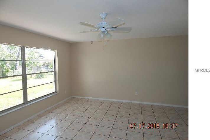 1st image of 70 Carriage Hill Cir
