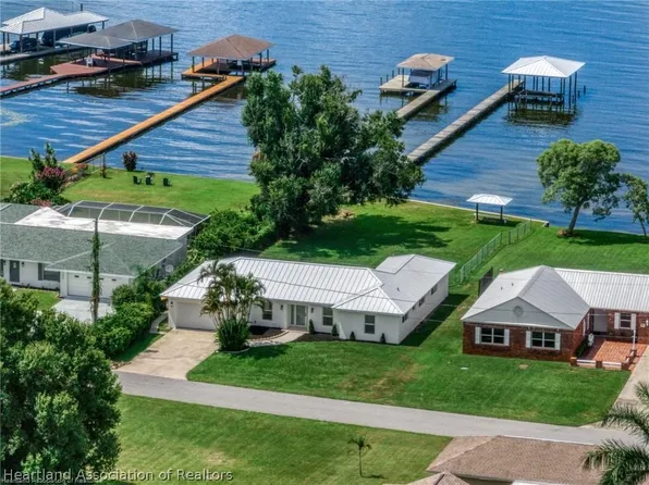 107 Lakefront Ln NW, Lake Placid, FL 33852