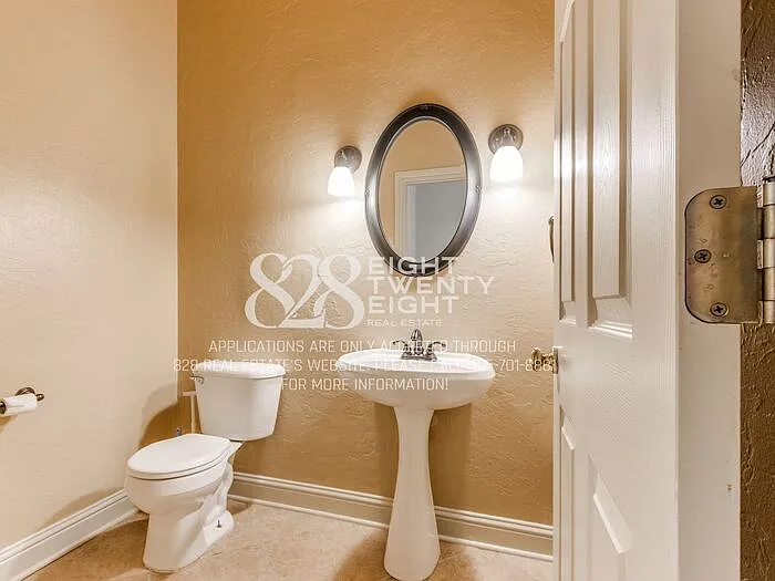 3841 Tudor Cir — Photo 25