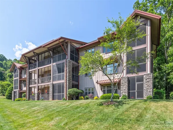 1659 Country Club Dr #D101, Maggie Valley, NC 28751