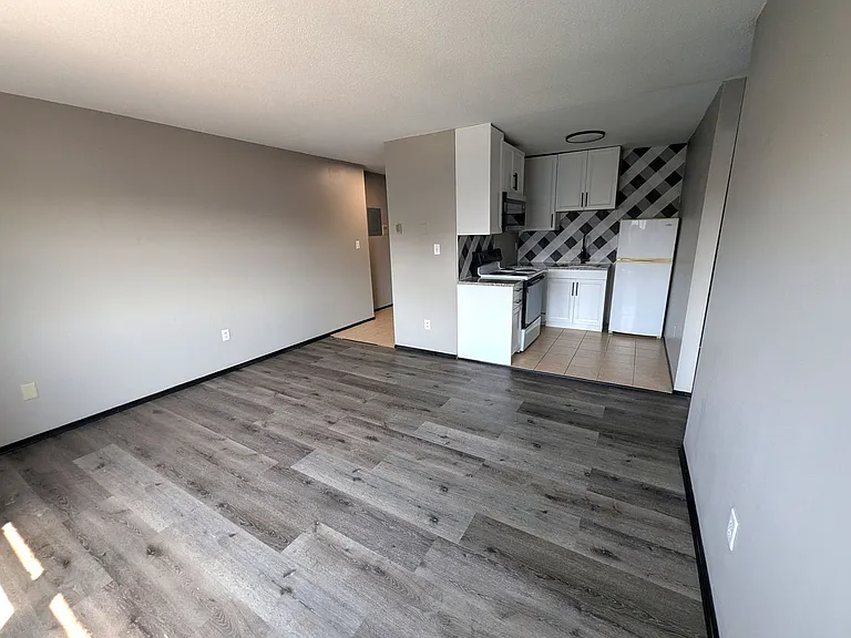 3100 Girard Ave S — Photo 26