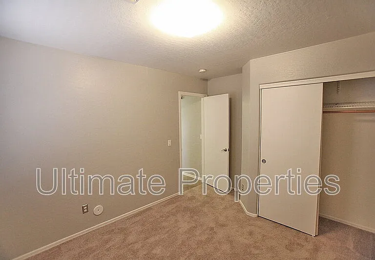 15710 N 34th St — Photo 12