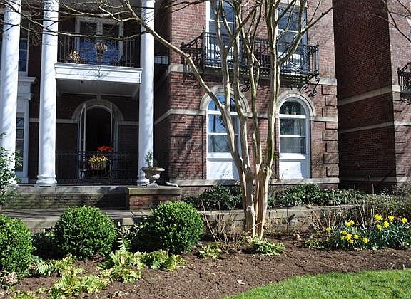 2nd image of 503 W Davis Ave #1