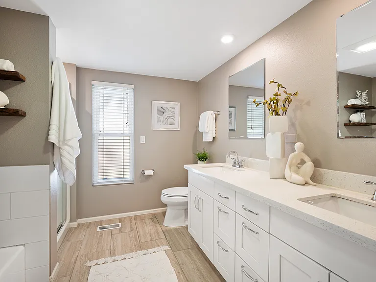 3089 W Lake Sammamish Pkwy NE — Photo 13