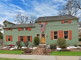 32 Rock Rd, Glen Rock, NJ 07452