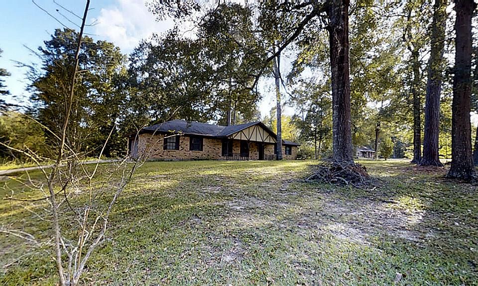 1st image of 923 Emerald Dr