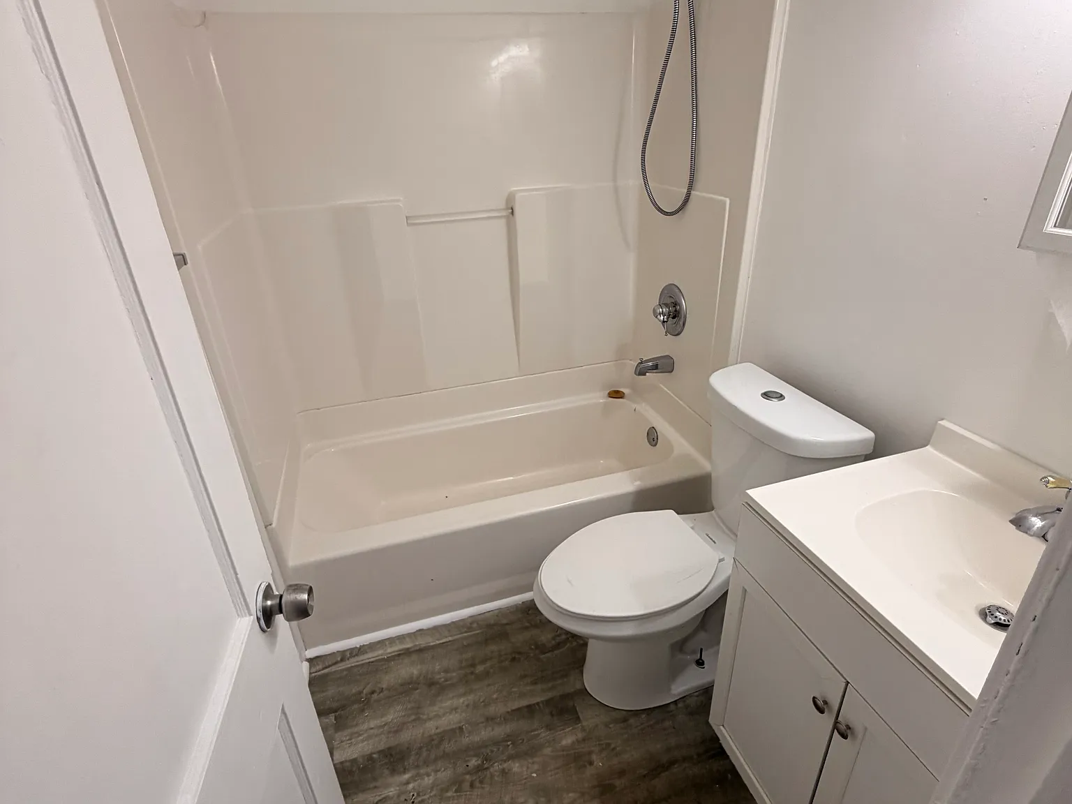 2 bed, 800 sqft, $1,550 — Photo 2
