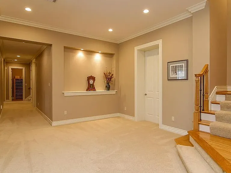 13204 Longwood Ln — Photo 9