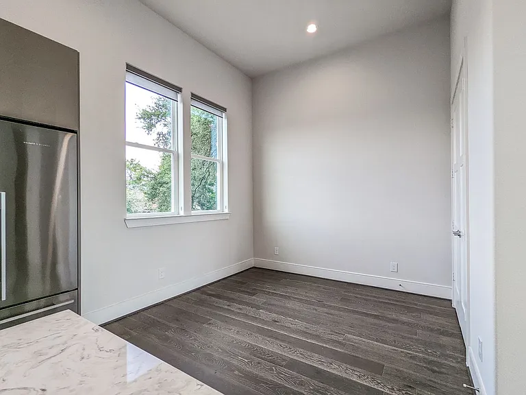2414 Canal St #E — Photo 14