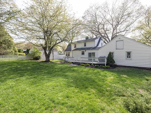 3rd image of 5 Lindenwoods Rd