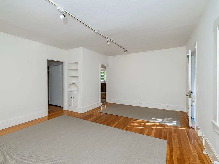 23 Sycamore Ave — Photo 36